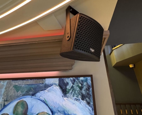 Cyris CX6, C210S and Isolde AP108 installation at O'Sullivans Bastille