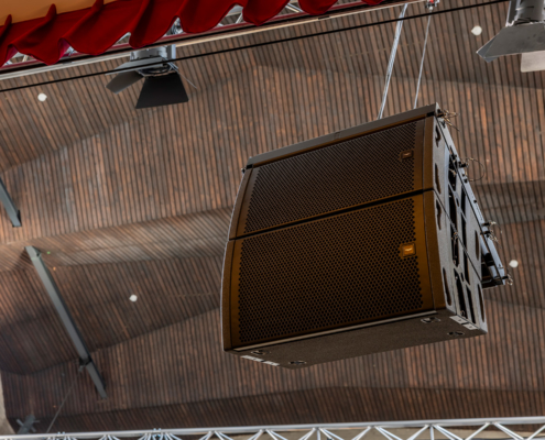 Audiofocus ARRoCC CC210N and CC210W loudspeakers installed at Balkissoon Theater in Amsterdam Oost by Audio Acoustics